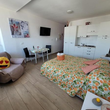 Rosato 3 Sea View Apartment Lignano Sabbiadoro Eksteriør billede